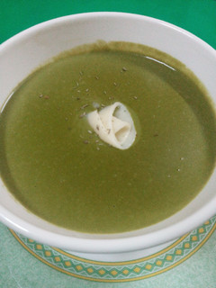 Una foto de Crema de espárragos verdes y espinacas