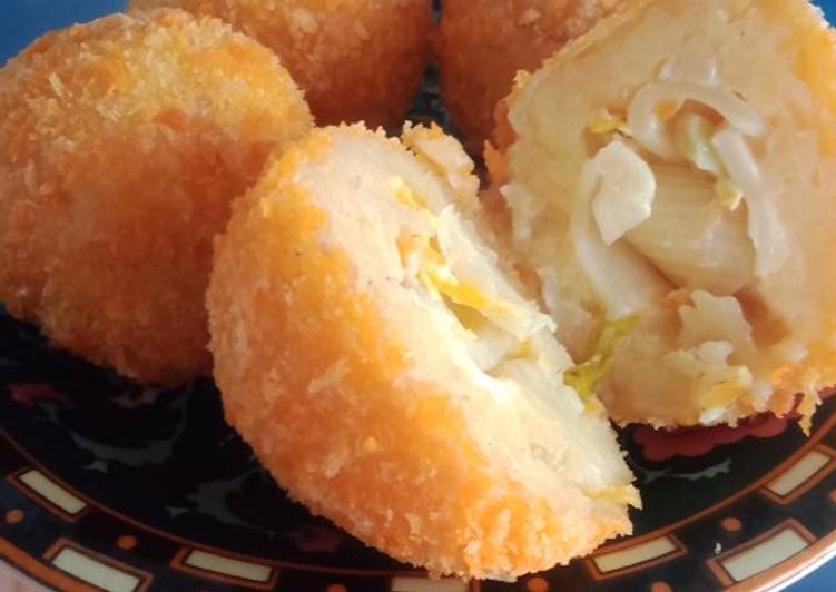 Macaroni cheese bite