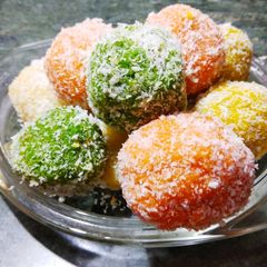 A picture of Lauki ke ladoo.