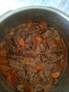 Una foto de Carne guisada con mostaza a la miel