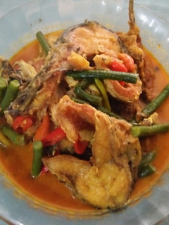 Foto resep Ikan Tombro Kuah Kuning Pedeeesss..