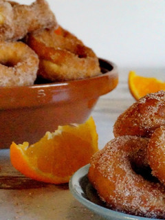 Una foto de Roscos fritos de naranja