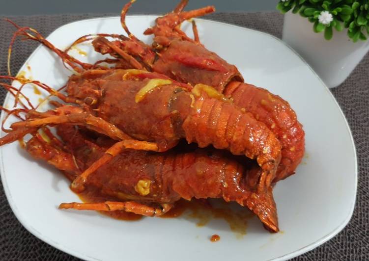 Langkah Mudah untuk Menyiapkan Lobster Saus Padang yang Bikin Ngiler