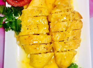 Hình của món Ức Gà Sốt Chanh Dây.