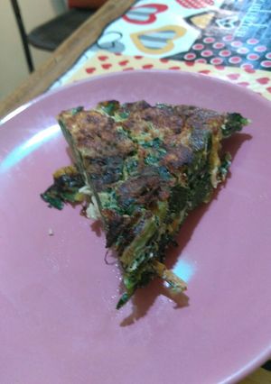 Una foto de Tortilla de acelga, batata y pechuga para dieta de acelerar metabolismo