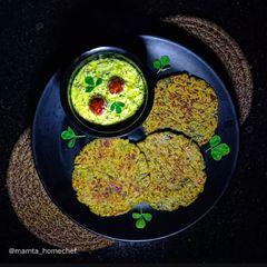 A picture of Methi Biscuit Bhakri.