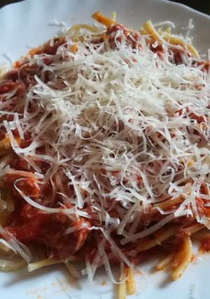 Olasz tonhalas, capribogyós spagetti recept fotója