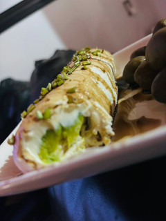 Una foto de Rollo queso Philadelphia con pollo y palta 🥑