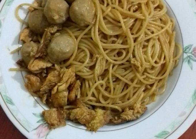 Langkah Mudah untuk Membuat Spagetti Oriental Chicken With Meatball yang Menggugah Selera