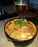 Tallarines de arroz con pollo y jamón en salsa de soja