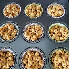 A picture of Peanut Butter Cheerio Breakfast Cups.