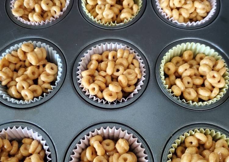 Recipe of Super Quick Homemade Peanut Butter Cheerio Breakfast Cups