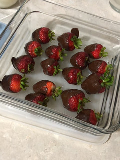 Una foto de Fresas con chocolate 🍫