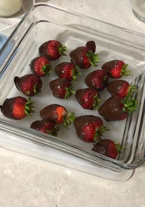 Una foto de Fresas con chocolate 🍫