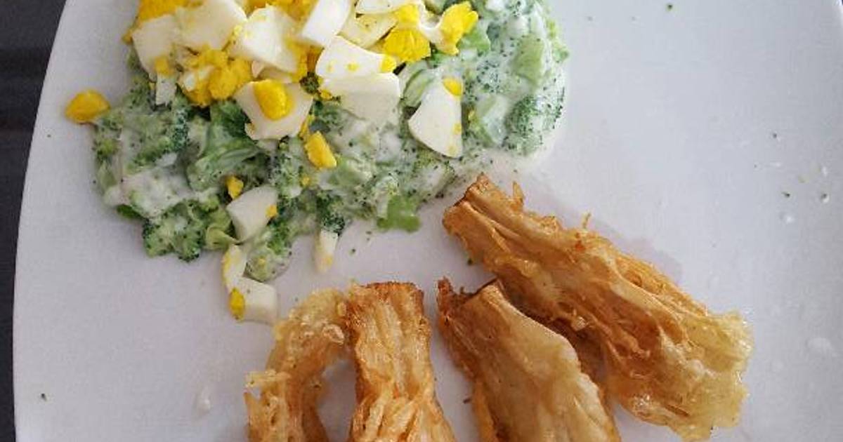 Resep salad brokoli & tempura jamur enoki oleh terissia Cookpad