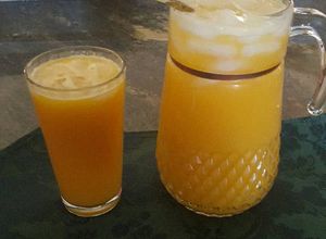 Una foto de Agua fresca de mango y nectarines