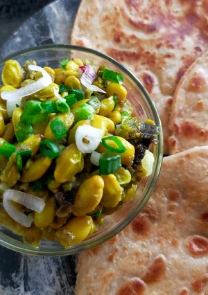A picture of Green Beans and Brinjal Subzi.