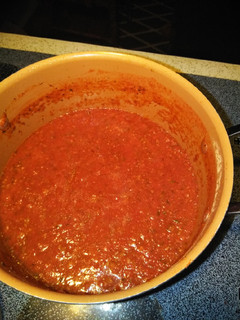 A picture of 🍝 spaghetti sauce.