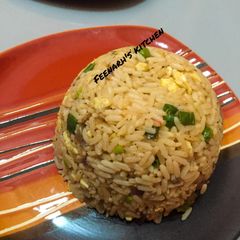 A picture of Chinese fried rice.