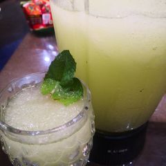 A picture of Lemon mint slush.