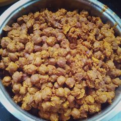 A picture of Kaale Chane and Poori.
