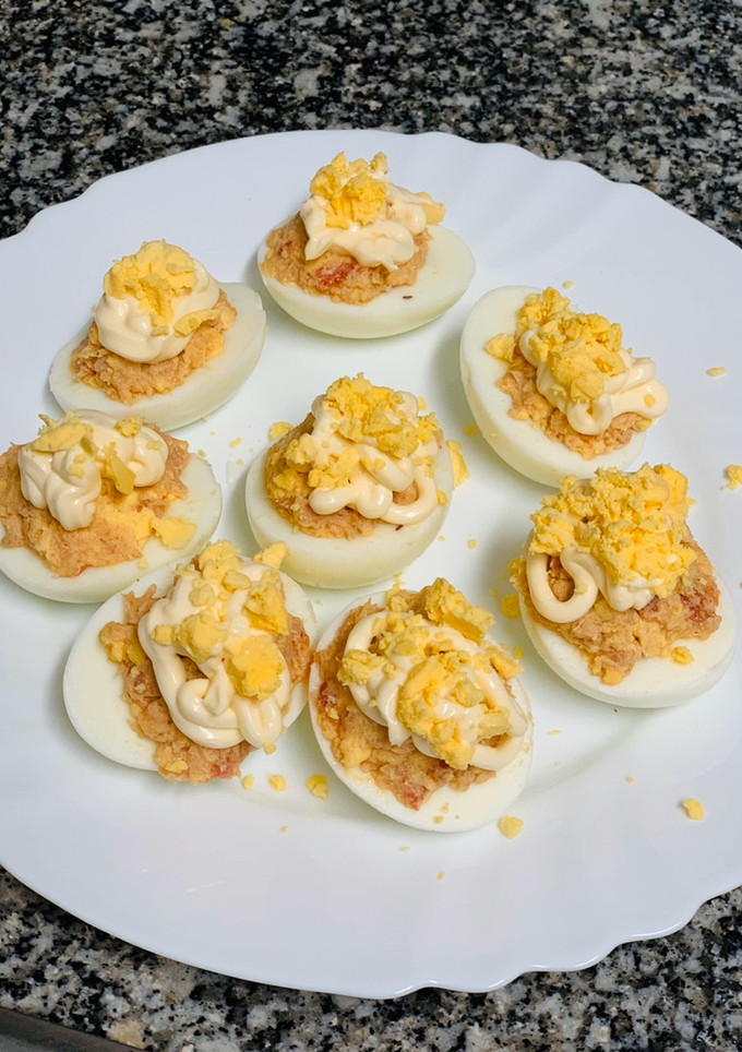 Una foto de Huevos rellenos
