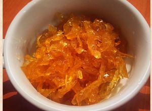 Una foto de Cascaritas de limón glaseadas (confituras de limón)