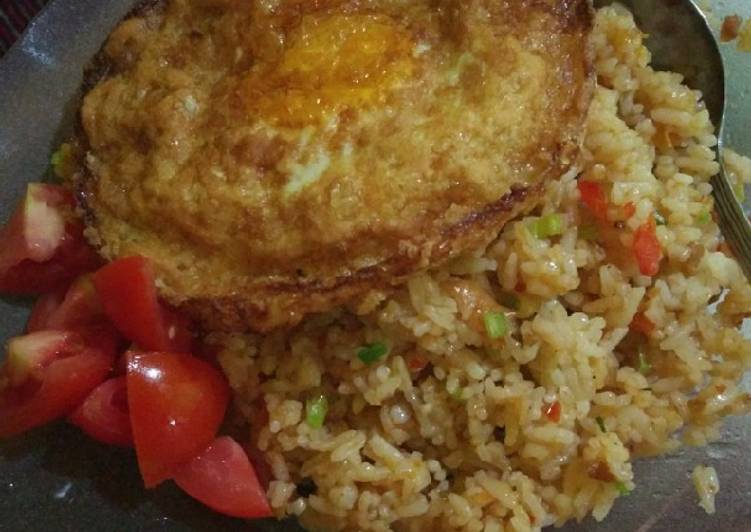 Resep Nasi Goreng Lalap Tomat #BikinRamadanBerkesan yang Lezat Sekali