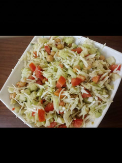 A picture of Kachumar salad with chickpeas.