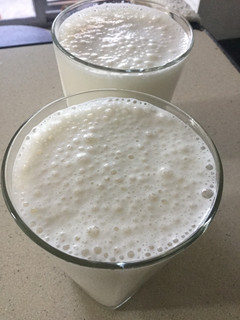 Una foto de Licuado de Bananas con Leche Descremada