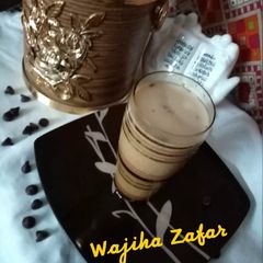 A picture of Caramel Crunch Harerah Shake.
