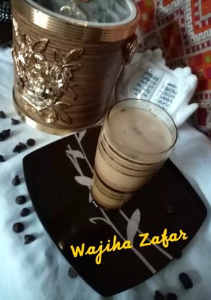 A picture of Caramel Crunch Harerah Shake.