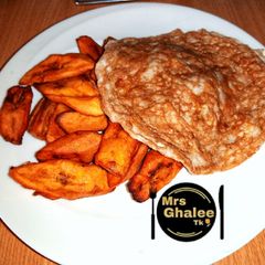 A picture of Fried plantain with egg.