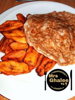 A picture of Fried plantain with egg.