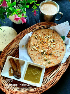 पापड़ का पराठा (Papad ka paratha recipe in Hindi) रेसिपी मुख्य फोटो