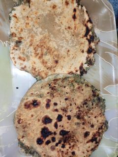 बथुए का पराठा (bathuye ka paratha recipe in Hindi) रेसिपी मुख्य फोटो