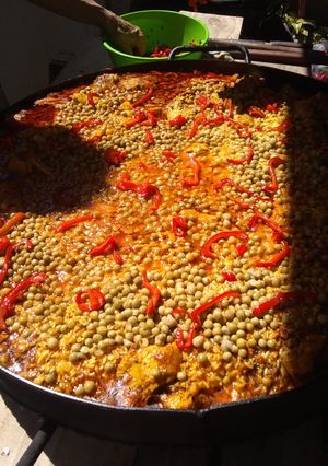 Una foto de Arroz con pollo al disco
