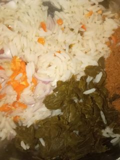 Kwadon shinkafa da zogale ainihin hoton girkin