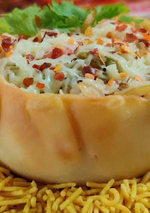 ચીઝી મેગી ચટોરી(cheesy Maggie Chatori) રેસીપી મુખ્ય ફોટો
