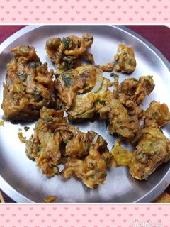 प्याज, पालक पकोड़ा (Onion Palak Pakora recipe in hindi) रेसिपी मुख्य फोटो
