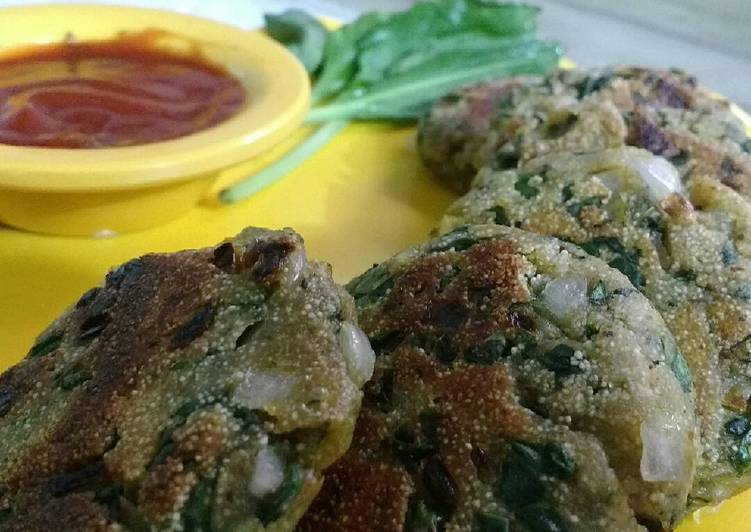 Palak or pyaz ke cutlate