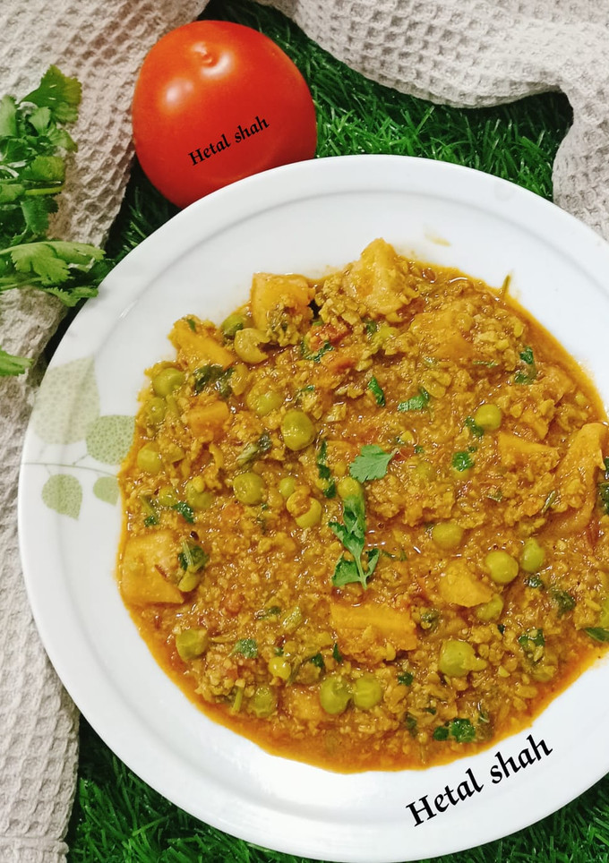 मटर निमोना (Matar nimona recipe in hindi) रेसिपी मुख्य फोटो