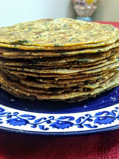 मेथी थेपला (Methi Thepla recipe in Hindi) रेसिपी मुख्य फोटो