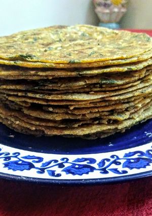 मेथी थेपला‌‌ (Methi Thepla recipe in Hindi) रेसिपी मुख्य फोटो