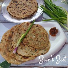 A picture of Spring Onion Green and Kasuri Methi Parathas.