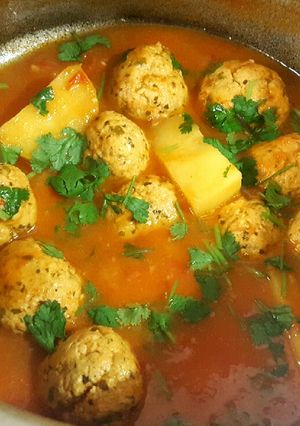 A picture of Chicken Meatball & Potato Curry/ Kofta Aloo 😍.