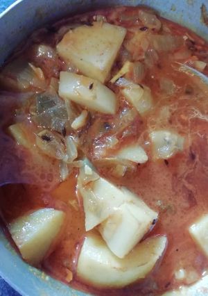 A picture of Aloo onion masala.
