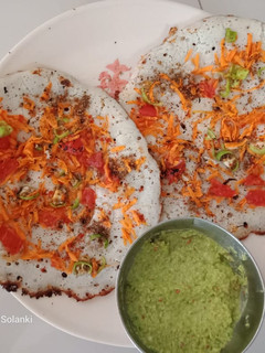 ઉત્તપમ(Uttapam Recipe In Gujarati) રેસીપી મુખ્ય ફોટો