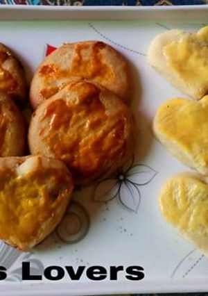A picture of Naan khatai (without oven).