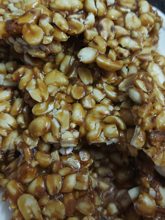 मूंगफली चिक्की (Mungfali chikki recipe in hindi) रेसिपी मुख्य फोटो